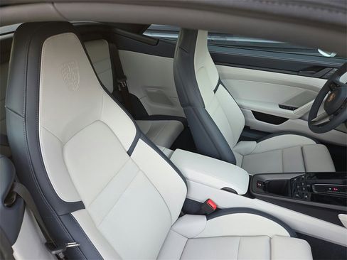 Used 2025 Porsche 911 Carrera image 19
