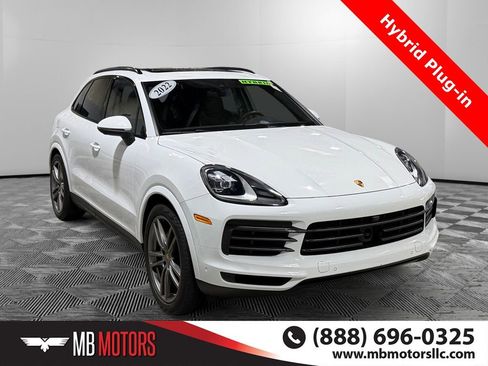 Used 2022 Porsche Cayenne Platinum Edition image 1
