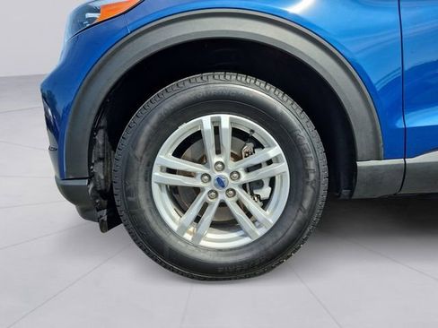 Used 2022 Ford Explorer XLT w/ Equipment Group 202A image 9