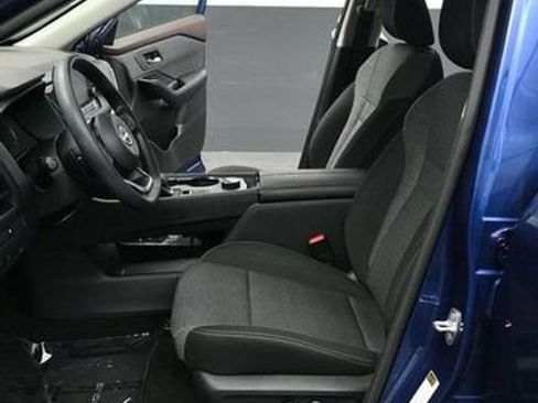 Used 2023 Nissan Rogue SV AWD/4WD image 9
