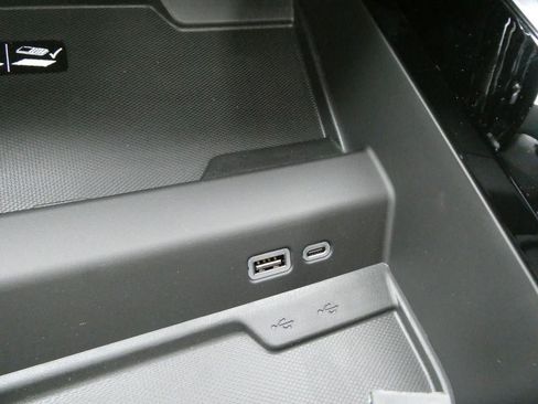 New 2026 Chevrolet Tahoe High Country AWD/4WD image 31