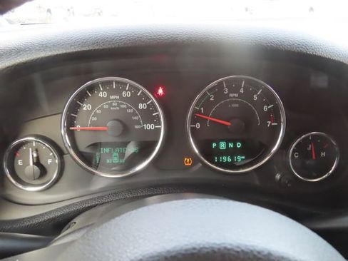 Used 2018 Jeep Wrangler Unlimited Sahara w/ Max Tow Package AWD/4WD image 32