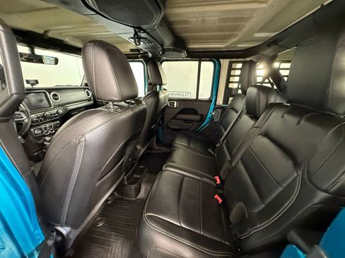 Used 2019 Jeep Wrangler Unlimited Sahara w/ Uconnect 4C Nav & Sound Group AWD/4WD image 21