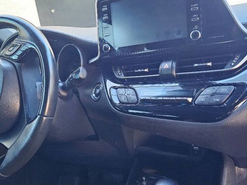 Used 2019 Toyota C-HR XLE image 16