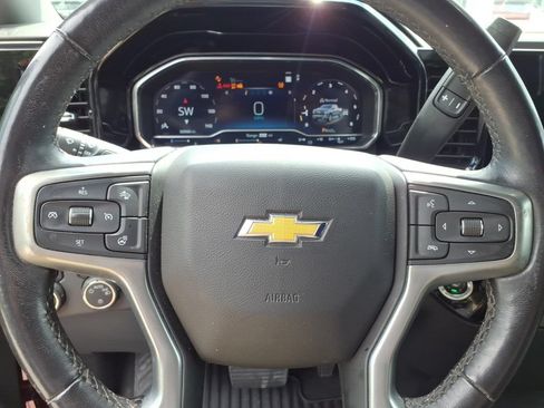 Used 2022 Chevrolet Silverado 1500 LT AWD/4WD image 7