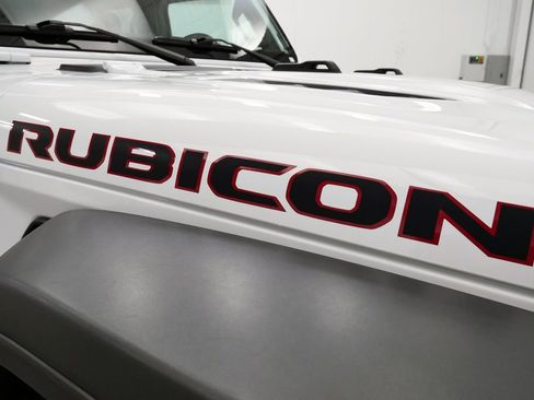 Used 2024 Jeep Wrangler Rubicon image 11