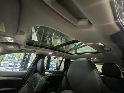 Used 2018 Volvo XC90 T5 Momentum w/ Convenience Package AWD/4WD image 15