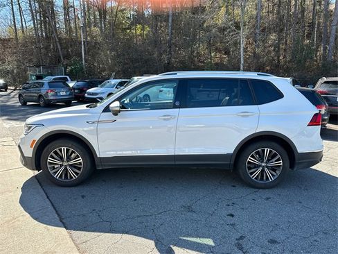 Certified 2024 Volkswagen Tiguan Wolfsburg Edition image 4