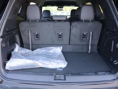 Used 2025 GMC Acadia AT4 w/ LPO, Floor Liner Package AWD/4WD image 24