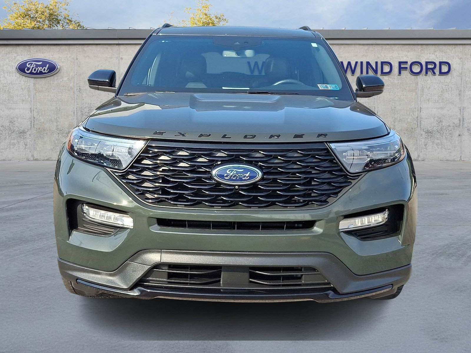 Used 2023 Ford Explorer ST-Line w/ Class IV Trailer Tow Package AWD/4WD image 2