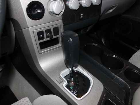 Used 2010 Toyota Tundra 2WD Double Cab image 19