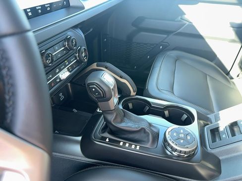 New 2025 Ford Bronco Badlands w/ Sasquatch Package image 17