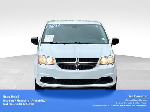 Used 2019 Dodge Grand Caravan SE FWD image 2