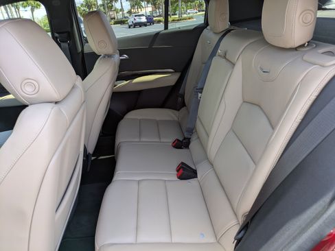 Used 2024 Cadillac XT4 Premium Luxury w/ Technology Package image 13