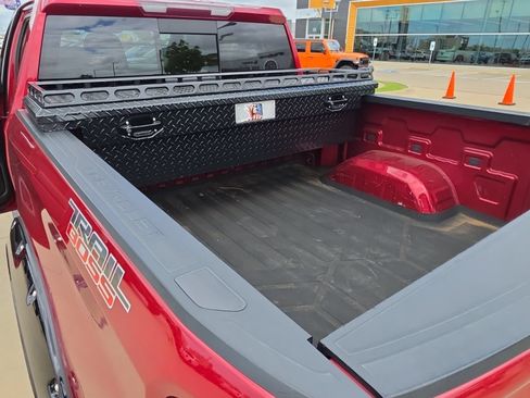 Used 2019 Chevrolet Silverado 1500 LT Trail Boss AWD/4WD image 16