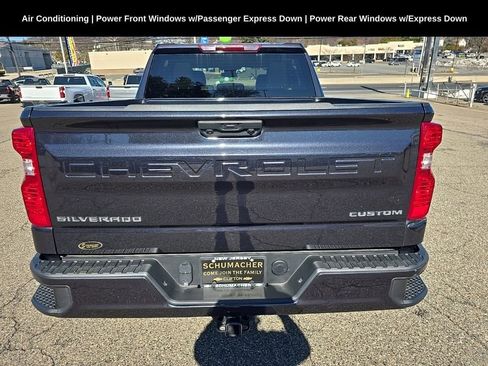 Used 2023 Chevrolet Silverado 1500 Custom image 4
