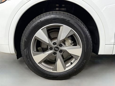 Used 2023 Audi Q5 Premium w/ Convenience Package AWD/4WD image 29