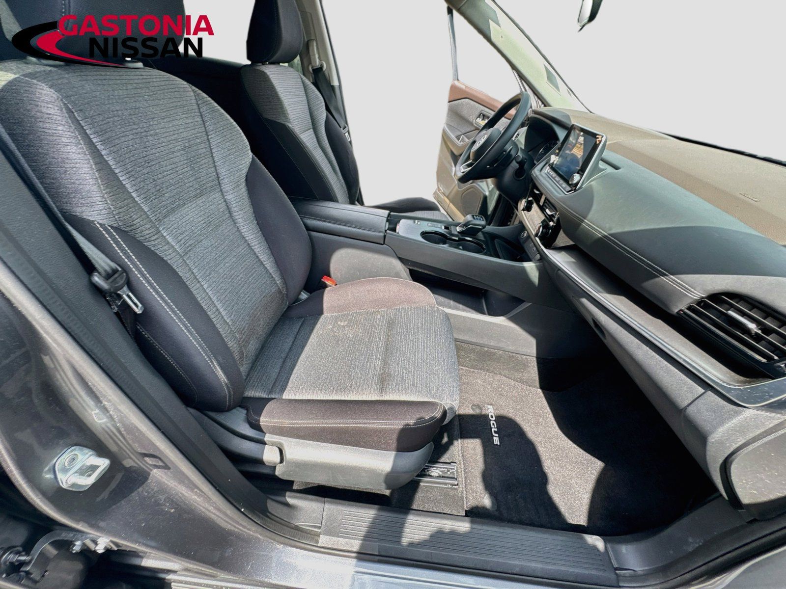 Used 2021 Nissan Rogue SV FWD image 34