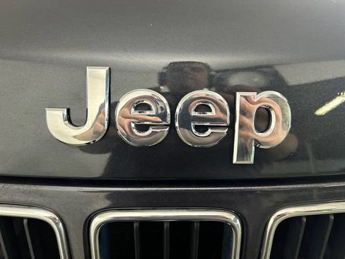 Used 2015 Jeep Grand Cherokee Limited w/ Trailer Tow Group IV AWD/4WD image 8
