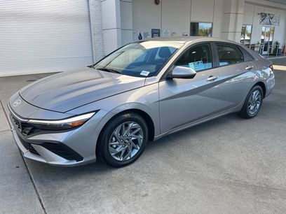 Used 2024 Hyundai Elantra SEL