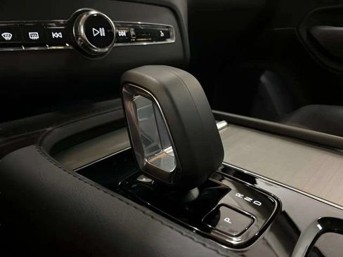 Used 2025 Volvo XC90 B5 Core AWD/4WD image 33