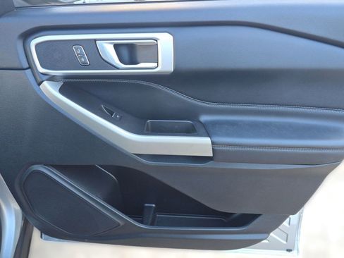 Used 2020 Ford Explorer XLT w/ Equipment Group 202A image 34