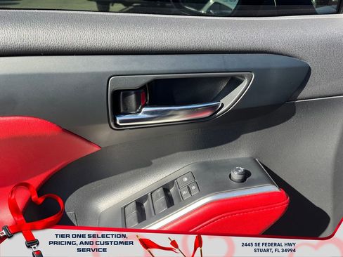 Used 2022 Toyota Highlander XSE image 24