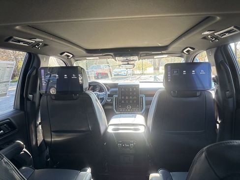 New 2026 GMC Yukon Denali w/ Denali Reserve Package AWD/4WD image 16