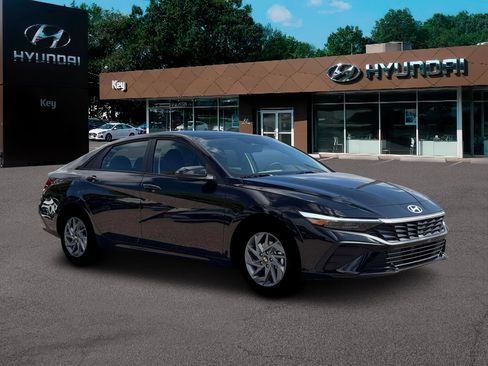 New 2026 Hyundai Elantra Blue image 10