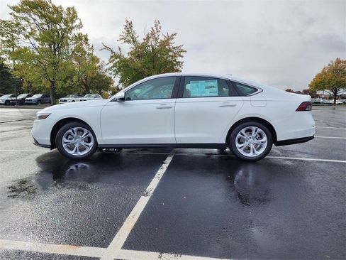 Used 2025 Honda Accord LX image 9