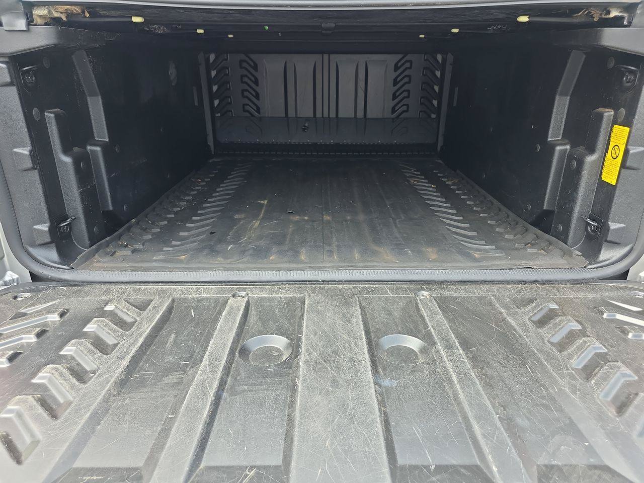 Used 2010 Chevrolet Avalanche LTZ AWD/4WD image 15