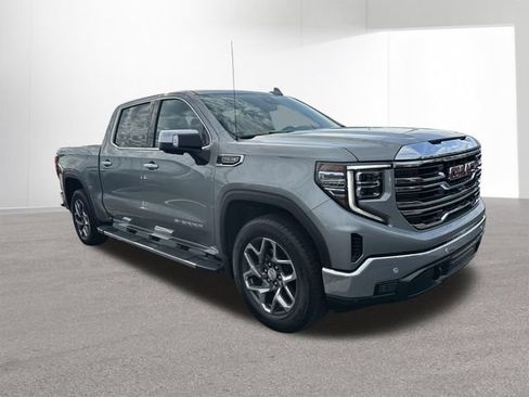 Used 2023 GMC Sierra 1500 SLT w/ SLT Premium Plus Package AWD/4WD image 13
