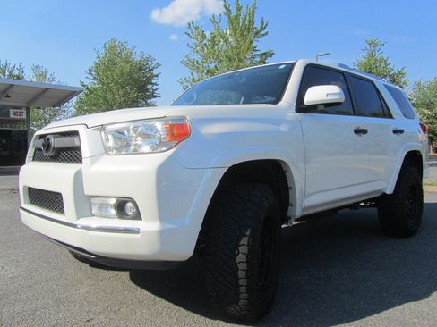 Used 2011 Toyota 4Runner SR5 AWD/4WD image 6