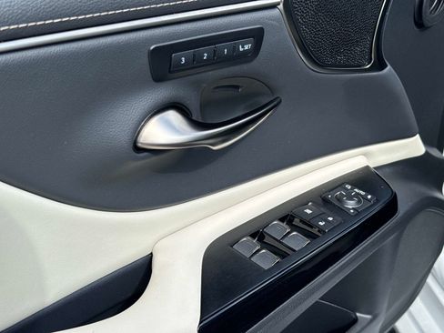 Certified 2025 Lexus ES 300h Ultra Luxury w/ Accessory Package (Z1) FWD image 18