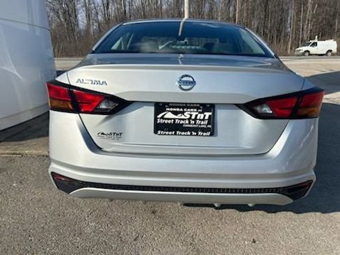 Used 2022 Nissan Altima 2.5 S image 6