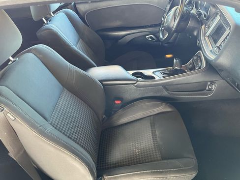 Used 2020 Dodge Challenger SXT image 19