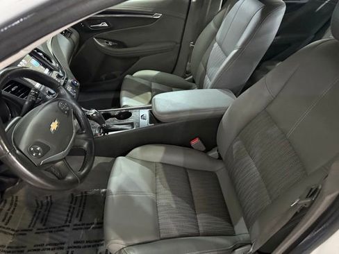 Used 2015 Chevrolet Impala LT w/ Convenience Package FWD image 9