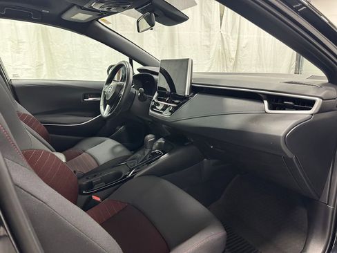 Used 2025 Toyota Corolla SE w/ SE Premium Package image 61
