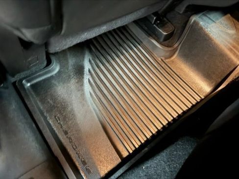 Used 2021 Jeep Cherokee Latitude Plus FWD image 20
