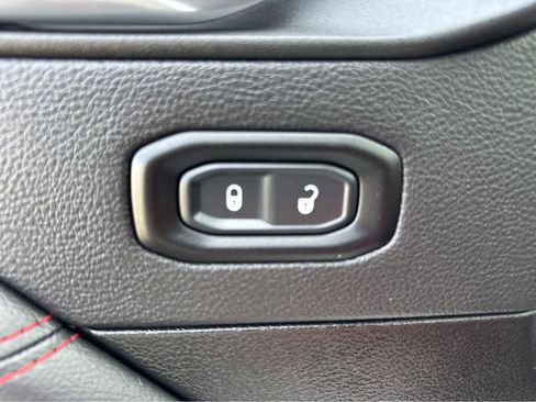 Used 2023 Jeep Wrangler Unlimited Rubicon 4xe image 36