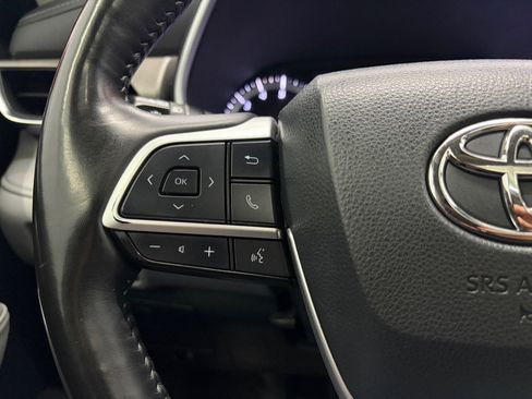 Used 2022 Toyota Highlander Limited FWD image 22