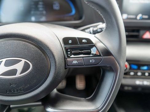 Used 2025 Hyundai Elantra Sport FWD image 22