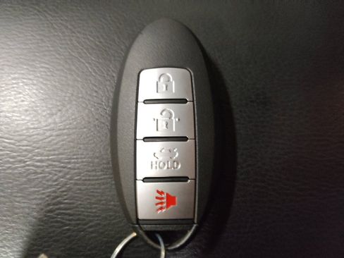 Used 2016 Nissan Rogue SL w/ SL Premium Package image 32