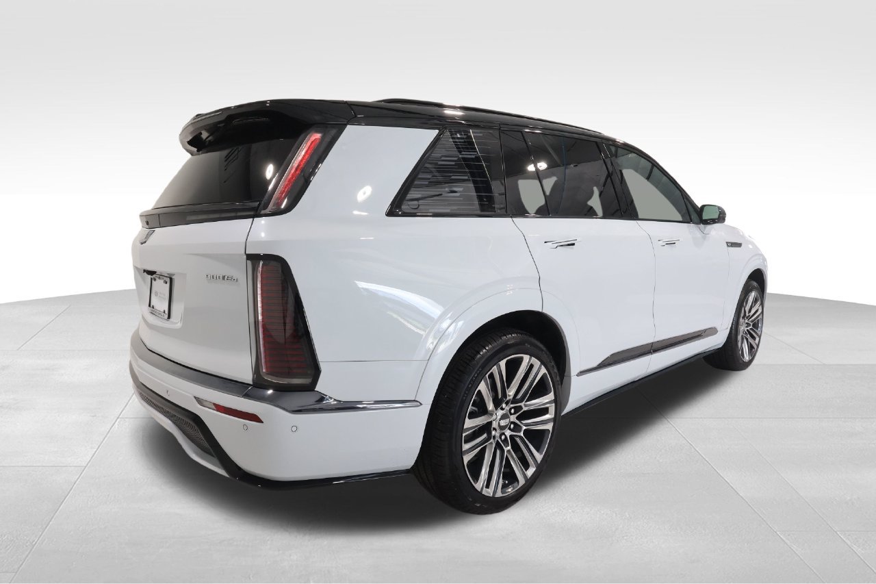 Used 2026 Cadillac Vistiq Platinum w/ LPO, Floor Liner Package AWD/4WD image 4