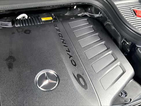 New 2026 Mercedes-Benz GLS 450 4MATIC image 16