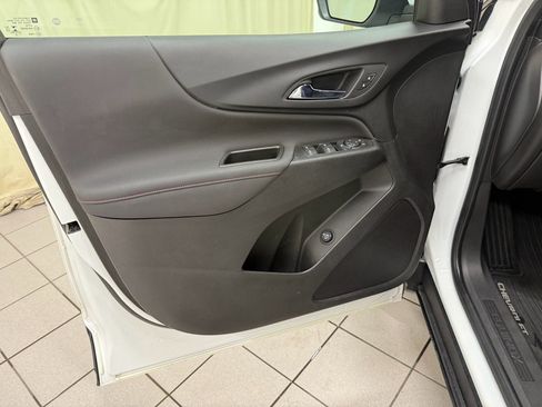 Used 2022 Chevrolet Equinox RS FWD image 30