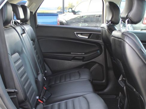 Used 2017 Ford Edge SEL w/ Equipment Group 201A image 18