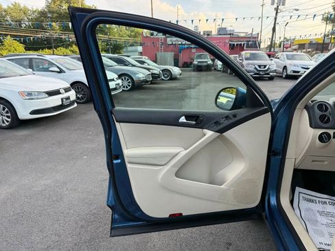 Used 2017 Volkswagen Tiguan S image 15