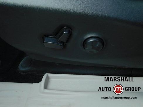 Used 2020 Chrysler Voyager Lxi image 9