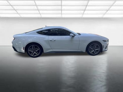 Used 2026 Ford Mustang Coupe RWD image 6